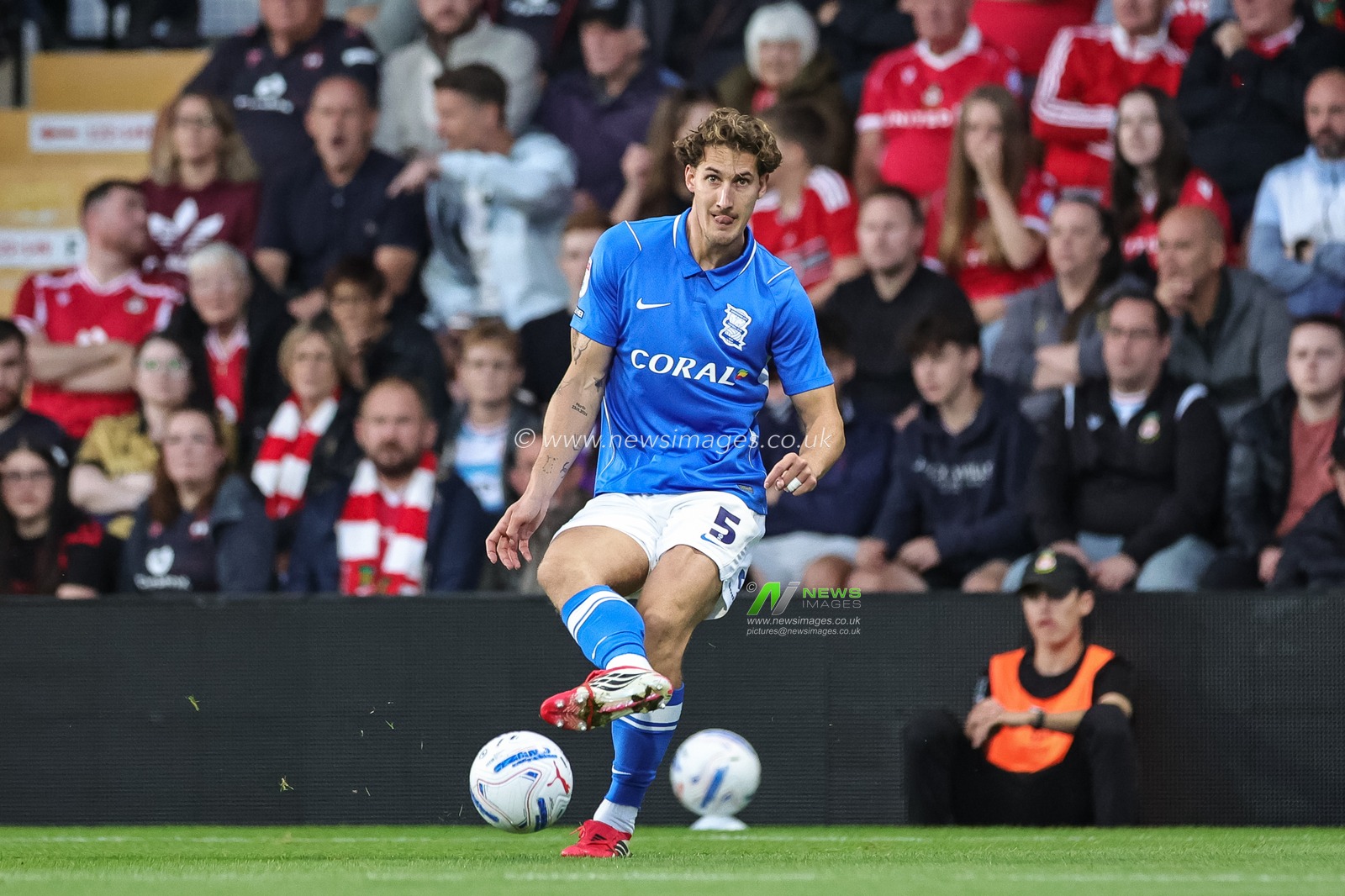 Phil Neumann of Birmingham City passes the ball during the Sky Bet Championship match Wrexham vs Birmingham City at The Racecourse Ground, Wrexham, United Kingdom on 28 August 2026

(Photo by Mark Cosgrove/News Images)
