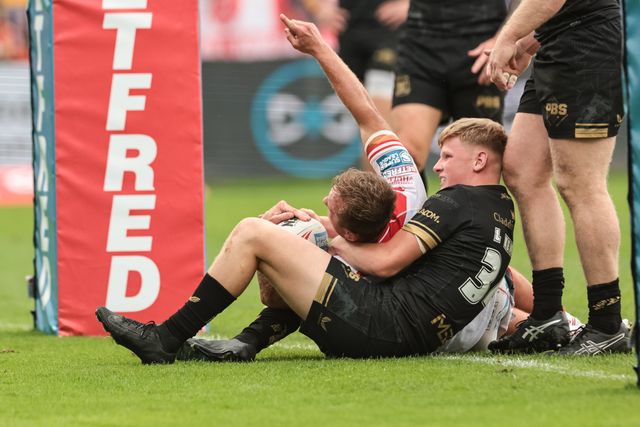 Jez Litten of Hull KR goes over for a try during the Betfred Super League Round 25 match Hull KR vs Hull FC at Sewell Group Craven Park, Kingston upon Hull, United Kingdom, 7th September 2025

(Photo by Mark Cosgrove/News Images)