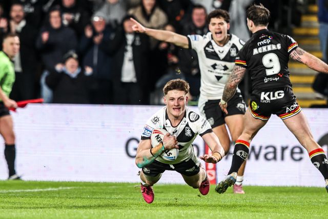 Davy Litten of Hull FC goes over for a try during the Betfred Super League round 1 match Hull FC vs Bradford Bulls at MKM Stadium, Hull, United Kingdom on 14 February 2026

(Photo by Alfie Cosgrove/News Images)