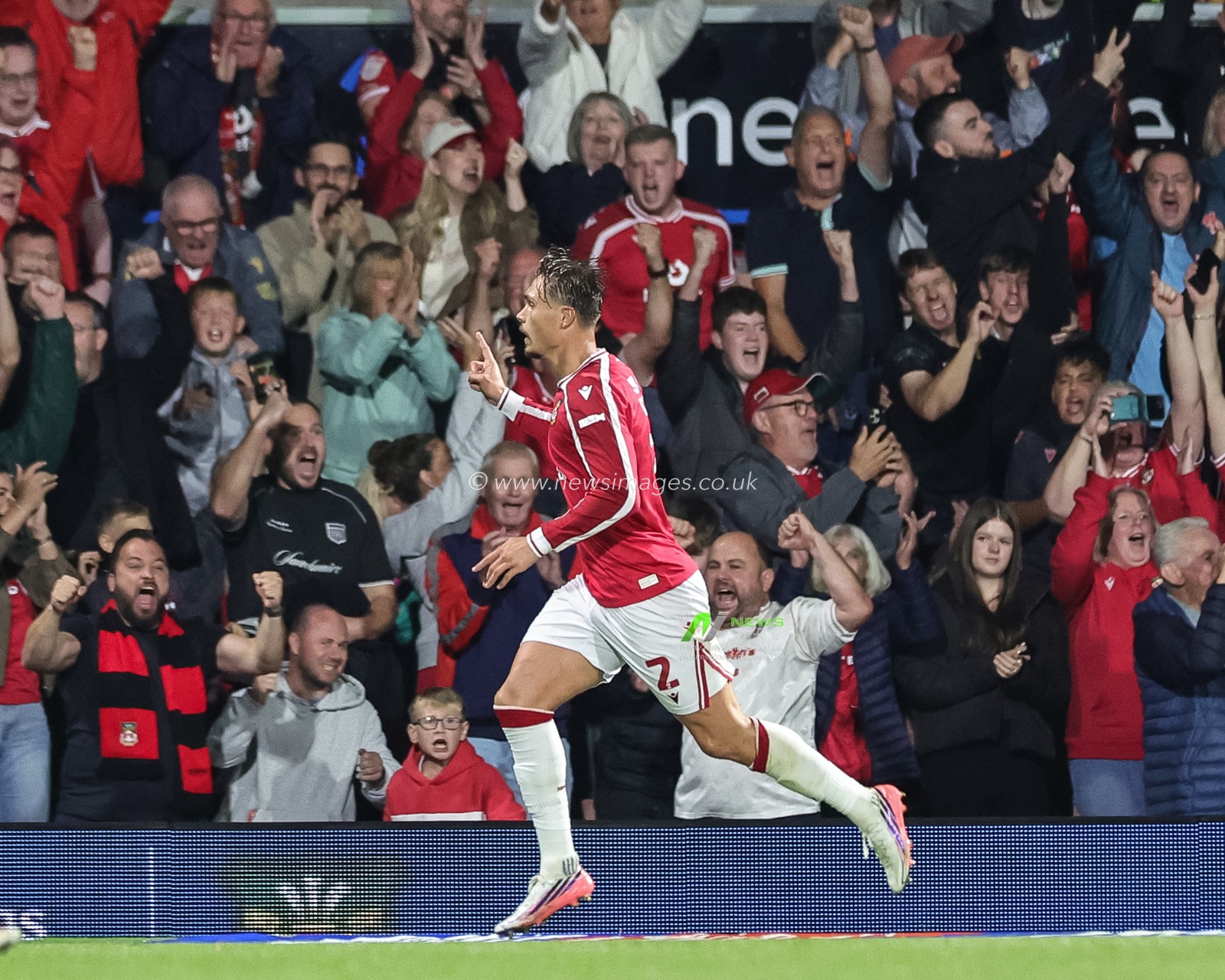 Callum Doyle of Wrexham celebrates his goal to make it 1-1 during the Sky Bet Championship match Wrexham vs Birmingham City at The Racecourse Ground, Wrexham, United Kingdom on 28 August 2026

(Photo by Mark Cosgrove/News Images)
