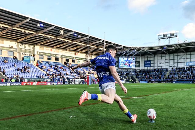 Josh Thewlis of Warrington Wolves in the pre-game warm up during the Betfred Super League Round 3 match Warrington Wolves vs Wakefield Trinity at The Halliwell Jones Stadium, Warrington, United Kingdom on 28 February 2026

(Photo by Alfie Cosgrove/News Images)