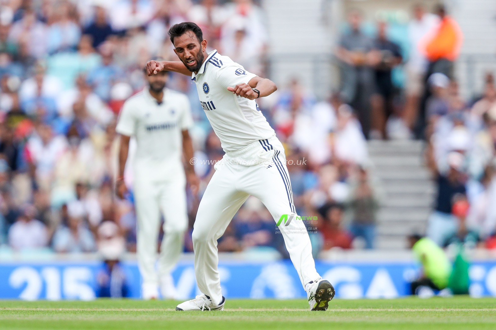 Prasidh Krishna of India celebrates after the dismissal of Ben Duckett of England during the 5th Rothesay Test Match day 4 England vs India at The Kia Oval, London, United Kingdom, 3rd August 2025

(Photo by Izzy Poles/News Images)