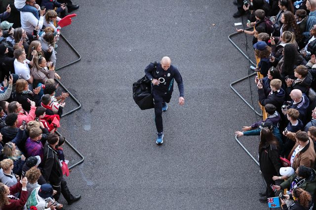 Steve Borthwick head coach of England is greeted buy the fans as he arrives during the Quilter Nations Series 2025 match England vs Fiji at Allianz Stadium, Twickenham, United Kingdom, 8th November 2025

(Photo by Mark Cosgrove/News Images)

*** GER AUT SUI OUT ***
