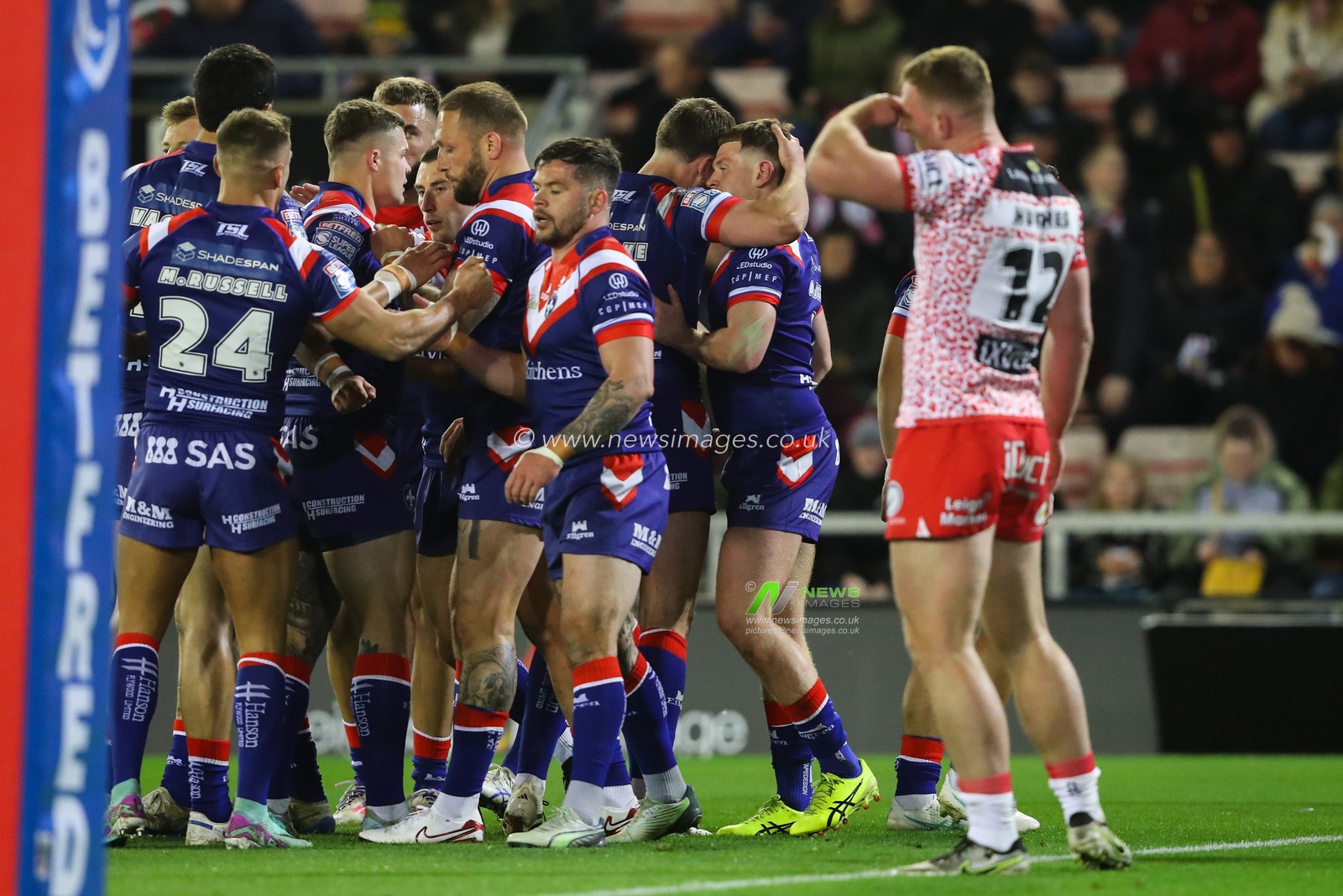 Olly Russell of Wakefield Trinity celebrates his try to make it 0-4 during the Betfred Super League Round 6 match Leigh Leopards vs Wakefield Trinity at Leigh Sports Village, Leigh, United Kingdom, 28th March 2025

(Photo by Gareth Evans/News Images)