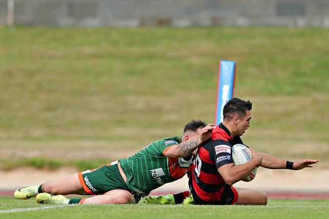 Tee Ritson of Barrow Raiders scores a try during the Betfred Championship match Hunslet RLFC vs Barrow Raiders at South Leeds Stadium, Leeds, United Kingdom, 22nd June 2025

(Photo by Sam Eaden/News Images)