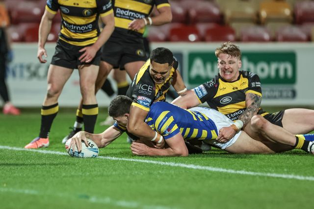 Sam Stone of Warrington Wolves goes over for a try during the Betfred Super League Round 4 match York Knights vs Warrington Wolves at LNER Community Stadium, York, United Kingdom on 06 March 2026

(Photo by Mark Cosgrove/News Images)