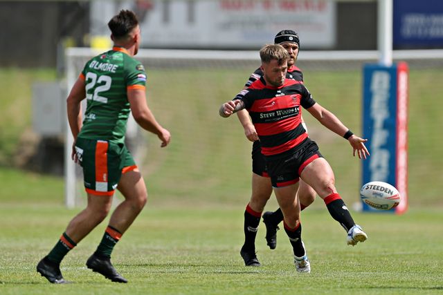 Ryan Johnston of Barrow Raiders during the Betfred Championship match Hunslet RLFC vs Barrow Raiders at South Leeds Stadium, Leeds, United Kingdom, 22nd June 2025

(Photo by Sam Eaden/News Images)