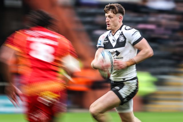 Davy Litten of Hull FC breaks with the ball during the Betfred Super League round 6 match Hull FC vs Catalans Dragons at MKM Stadium, Hull, United Kingdom on 29 March 2026

(Photo by Alfie Cosgrove/News Images)
