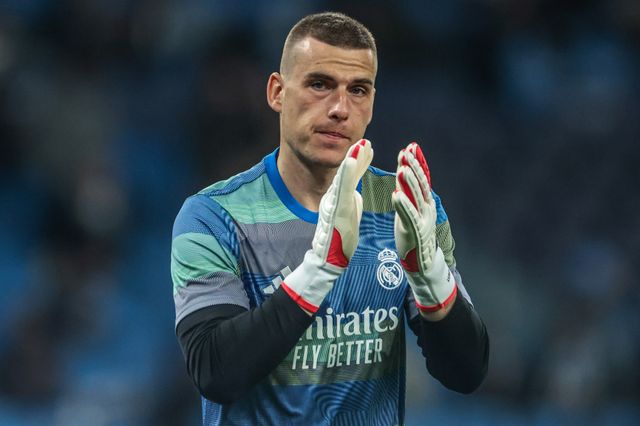 Real Madrid goalkeeper Andriy Lunin in the pregame warmup session during the UEFA Champions League last 16 second leg match Manchester City vs Real Madrid at The City of Manchester Stadium, Manchester, United Kingdom on 17 March 2026

(Photo by Mark Cosgrove/News Images)
