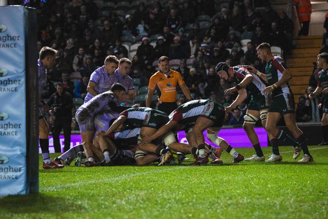 Leicester clear the ball from they’re own try line during the Gallagher Premiership match Leicester Tigers vs Gloucester Rugby at Mattioli Woods Welford Road Stadium, Leicester, United Kingdom, 19th December 2025

(Photo by Craig Evans/News Images)

*** GER AUT SUI OUT ***