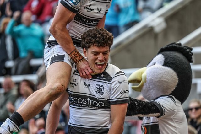 Lewis Martin of Hull FC celebrates his try during the Betfred Magic Weekend 2025 match Huddersfield Giants vs Hull FC at St. James's Park, Newcastle, United Kingdom, 4th May 2025

(Photo by Mark Cosgrove/News Images)