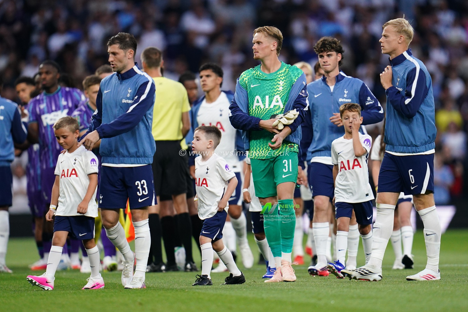 Carabao Cup round 2 Tottenham Hotspur v Charlton Athletic