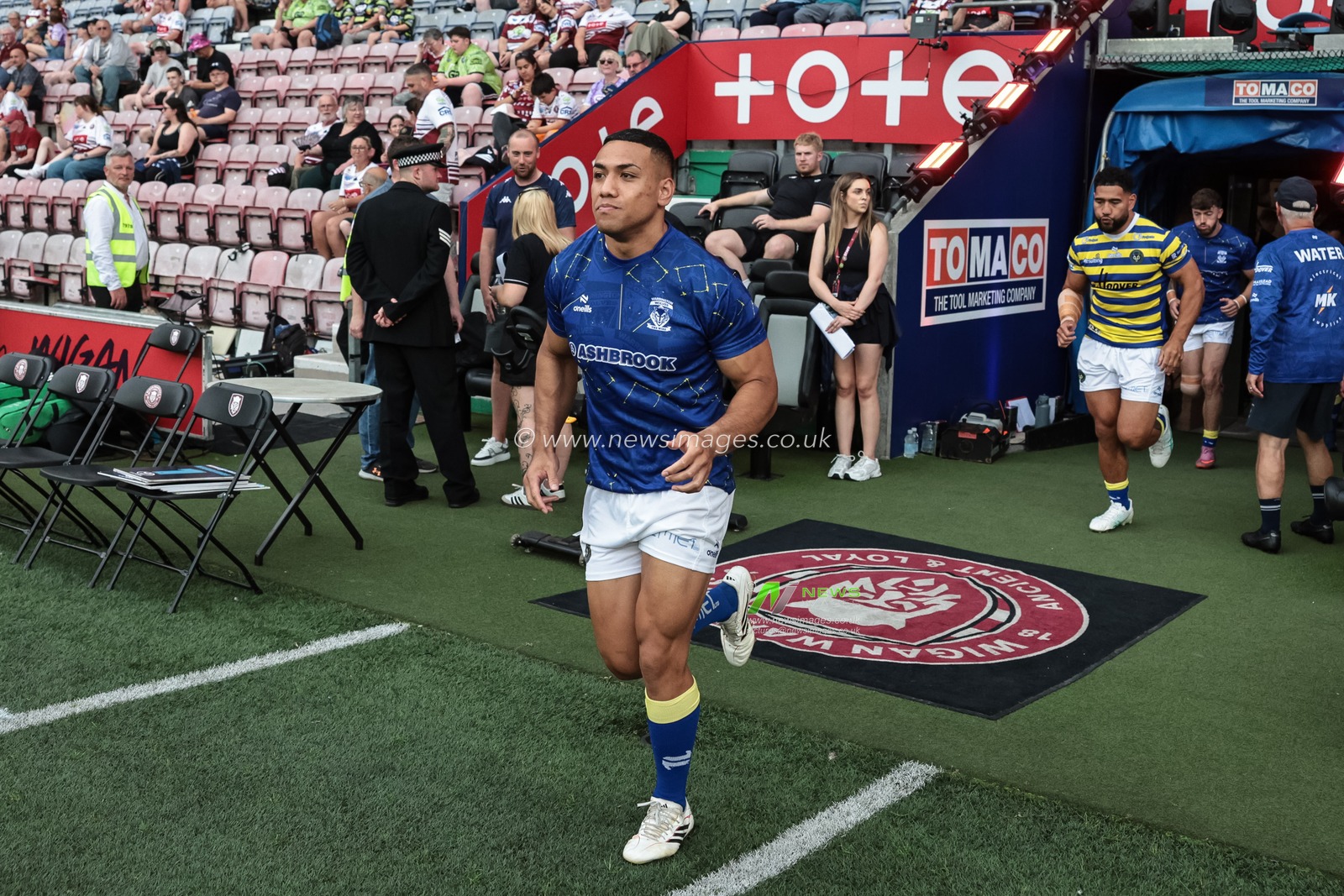 Albert Hopoate of Warrington Wolves in the pre-game warm up during the Betfred Super League round 18 match Wigan Warriors vs Warrington Wolves at The Brick Community Stadium, Wigan, United Kingdom on 10 July 2026

(Photo by Mark Cosgrove/News Images)