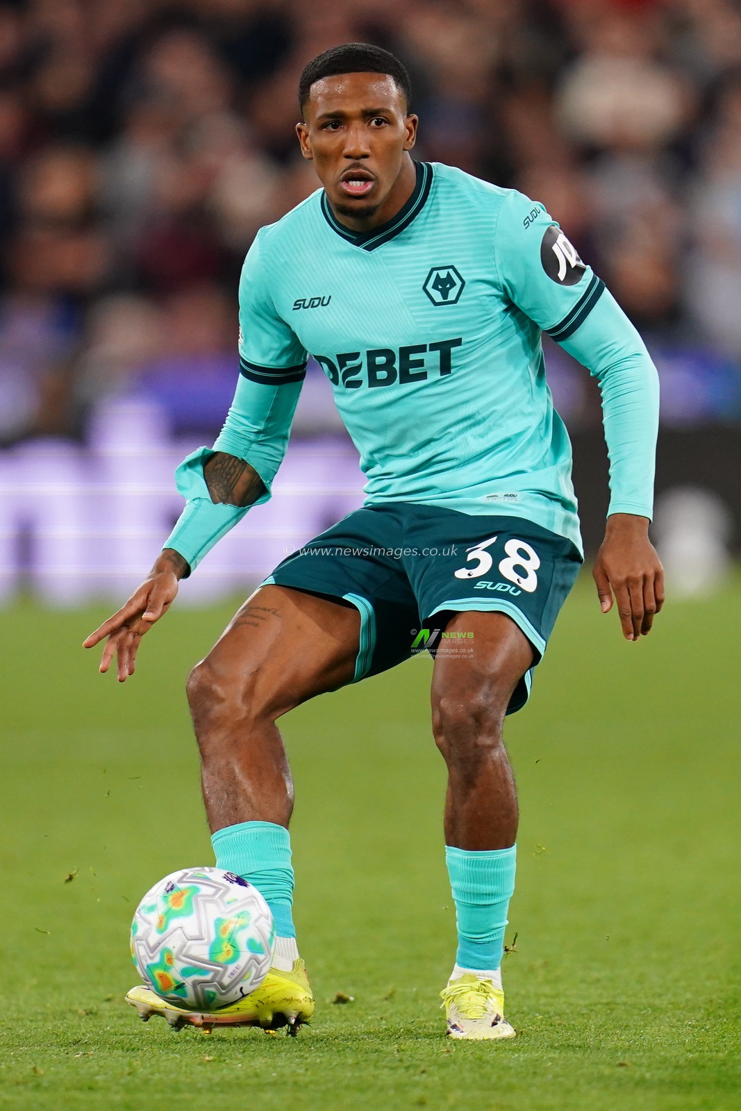 Jackson Tchatchoua of Wolverhampton Wanderers attempts pass during the Premier League match West Ham United vs Wolverhampton Wanderers at London Stadium, London, United Kingdom on 10 April 2026

(Photo by Harvey Murphy/News Images)