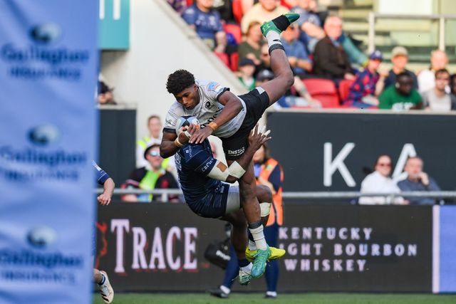 Noah Caluori of Saracens tackled in the air by Kalaveti Ravouvou of Bristol Bears during the Gallagher PREM match Bristol Bears vs Saracens at Ashton Gate, Bristol, United Kingdom on 09 May 2026

(Photo by Alex Williamson/News Images)