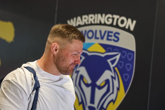 Luke Yates of Warrington Wolves arrives during the Betfred Super League Round 25 match Warrington Wolves vs Leigh Leopards at Halliwell Jones Stadium, Warrington, United Kingdom, 6th September 2025

(Photo by Mark Cosgrove/News Images)