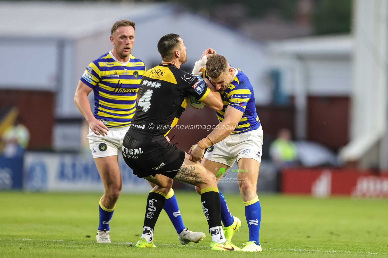 Sam Wood of York Knights is tackled by George Williams of Warrington Wolves during the Betfred Super League round 23 match Warrington Wolves vs York Knights at The Halliwell Jones Stadium, Warrington, United Kingdom on 13 August 2026

(Photo by Mark Cosgrove/News Images)