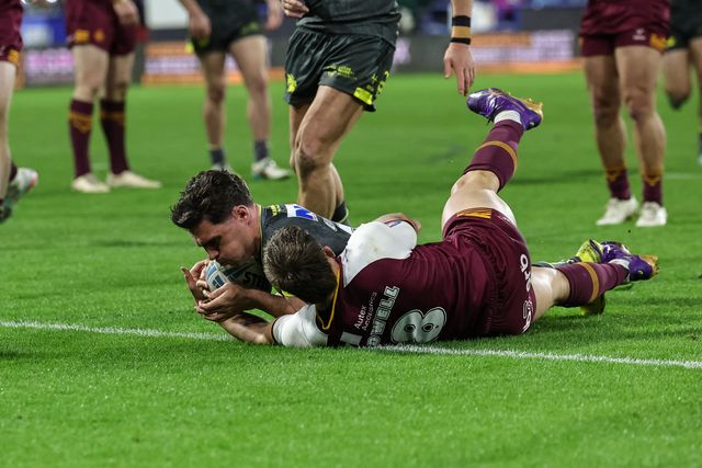 Brodie Croft of Leeds Rhinos goes over for a try during the Betfred Super League round 8 match Huddersfield Giants vs Leeds Rhinos at Accu Stadium, Huddersfield, United Kingdom on 17 April 2026

(Photo by Mark Cosgrove/News Images)