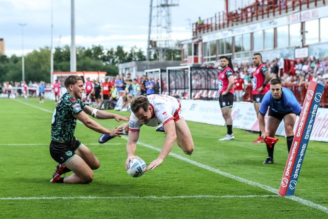 Joe Burgess of Hull KR goes over for a try during the Betfred Super League round 15 match Hull KR vs Leigh Leopards at Sewell Group Craven Park, Hull, United Kingdom on 19 June 2026

(Photo by Alfie Cosgrove/News Images)