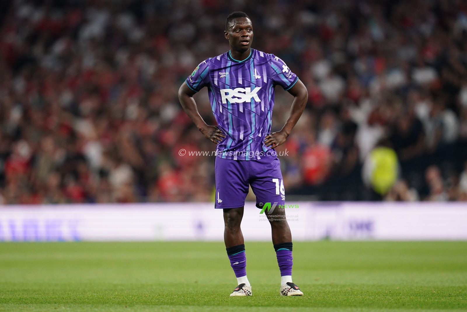 Carabao Cup round 2 Tottenham Hotspur v Charlton Athletic