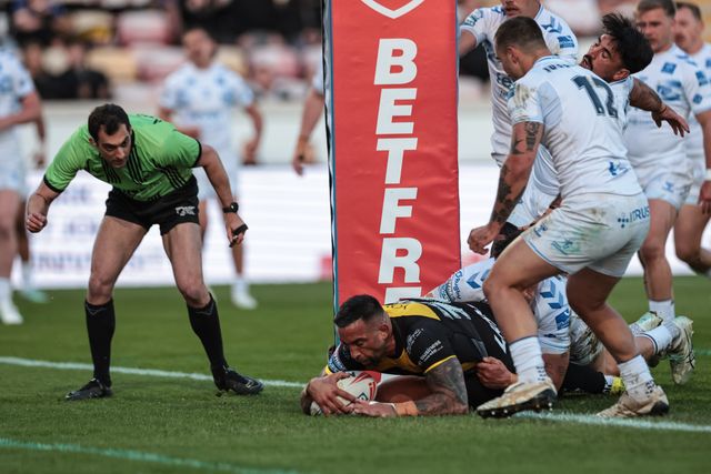 Paul Vaughan of York Knights goes over for a try during the Betfred Super League round 9 match York Knights vs Toulouse at LNER Community Stadium, York, United Kingdom on 23 April 2026

(Photo by Mark Cosgrove/News Images)