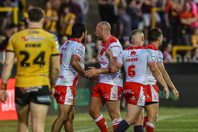 Peta Hiku of Hull KR celebrates his try during the Betfred Super League round 15 match Castleford Tigers vs Hull KR at The Mend-A-Hose Jungle, Castleford, United Kingdom, 19th June 2025

(Photo by Alfie Cosgrove/News Images)