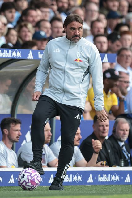 Daniel Farke manager of Leeds United with the ball during the Pre-season friendly match Leeds United vs Villarreal at Elland Road, Leeds, United Kingdom, 2nd August 2025

(Photo by Mark Cosgrove/News Images)
