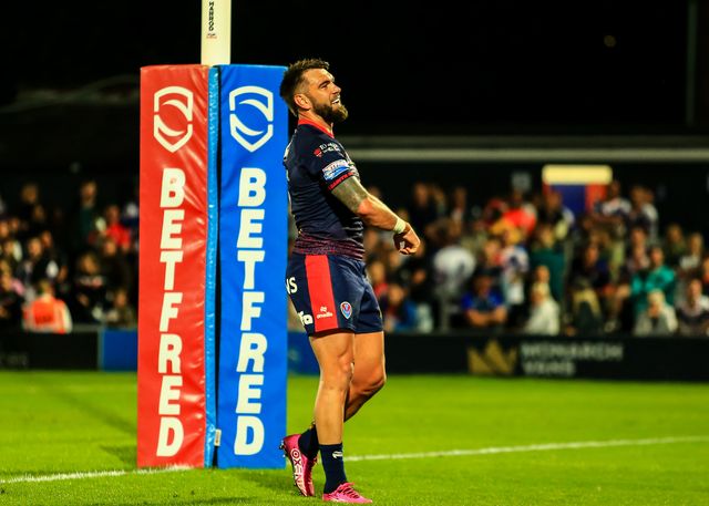 Kyle Feldt of St. Helens during the Betfred Super League round 21 match Wakefield Trinity vs St Helens at DIY Kitchens Stadium, Wakefield, United Kingdom, 8th August 2025

(Photo by Richard Bierton/News Images)