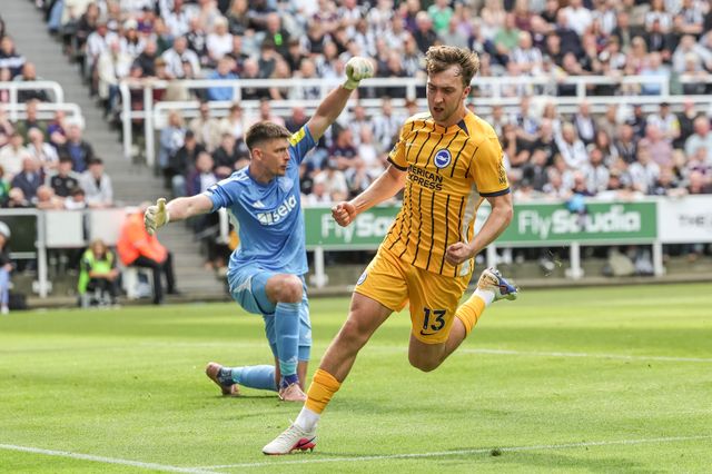 Jack Hinshelwood of Brighton & Hove Albion celebrates his goal to make it 2-1 during the Premier League match Newcastle Untied vs Brighton & Hove Albion at St. James's Park, Newcastle, United Kingdom on 02 May 2026

(Photo by Mark Cosgrove/News Images)