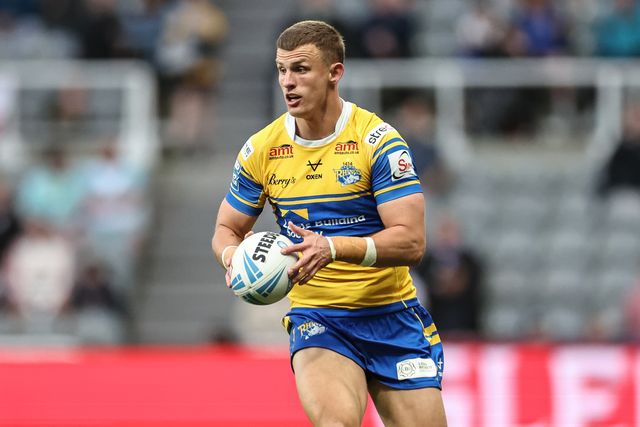 Ash Handley of Leeds Rhinos with the ball during the Betfred Magic Weekend 2025 match St Helens vs Leeds Rhinos at St. James's Park, Newcastle, United Kingdom, 3rd May 2025

(Photo by Mark Cosgrove/News Images)