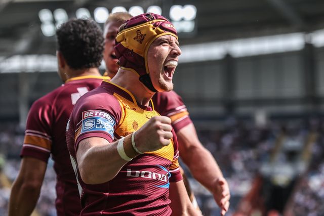 George Flanagan  of Huddersfield Giants celebrates his try during the Betfred Super League round 20 match Hull FC vs Huddersfield Giants at MKM Stadium, Hull, United Kingdom, 26th July 2025

(Photo by Alfie Cosgrove/News Images)