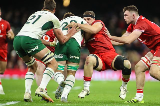 Kwagga Smith of South Africa is tackled by Morgan Morse of Wales during the Quilter Nations Series 2025 match Wales vs South Africa at Principality Stadium, Cardiff, United Kingdom, 29th November 2025

(Photo by Andrew Lewis/News Images)

*** GER AUT SUI OUT ***