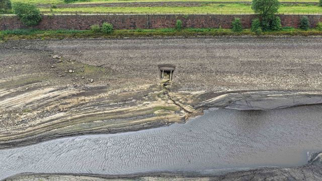 Woodhead Reservoir walter levels drop to one of the lowest points in recent times as grass and other plants start to grow on the Reservoir silt bed at Woodhead, Glossop, United Kingdom, 31st July 2025

(Photo by Mark Cosgrove/News Images)