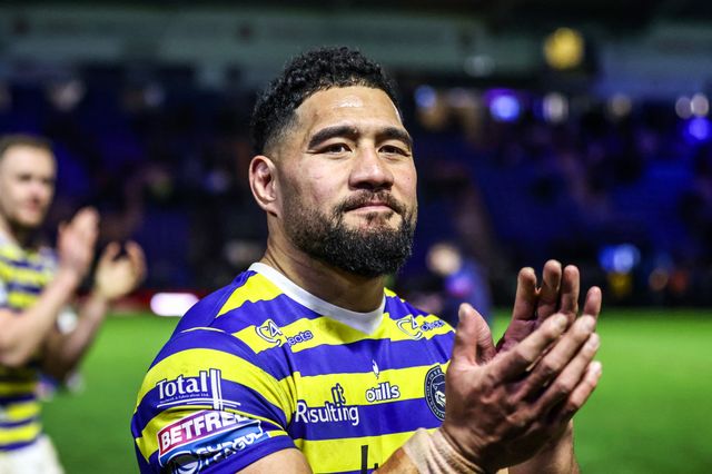 Kelepi Tanginoa of Warrington Wolves applauds the fans after the game during the Betfred Super League Round 3 match Warrington Wolves vs Wakefield Trinity at The Halliwell Jones Stadium, Warrington, United Kingdom on 28 February 2026

(Photo by Alfie Cosgrove/News Images)