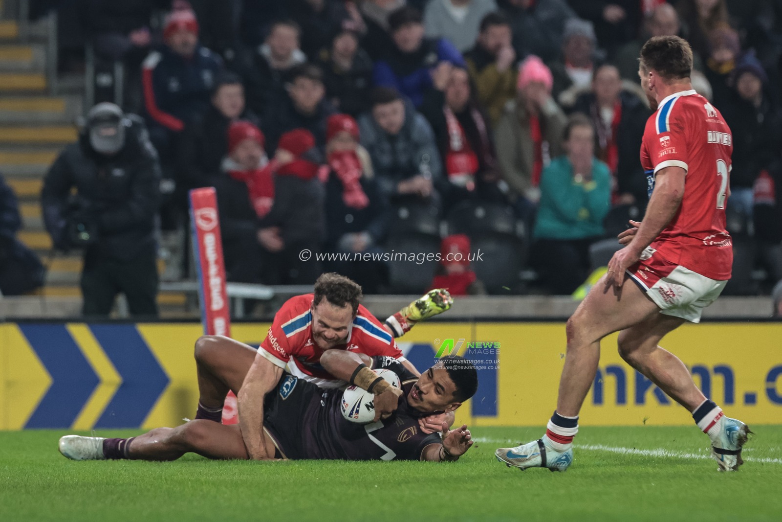 Deine Mariner of Brisbane Broncos goes over for a try during the World Club Challenge 2026 match Hull KR vs Brisbane Broncos at MKM Stadium, Hull, United Kingdom on 19 February 2026

(Photo by Mark Cosgrove/News Images)