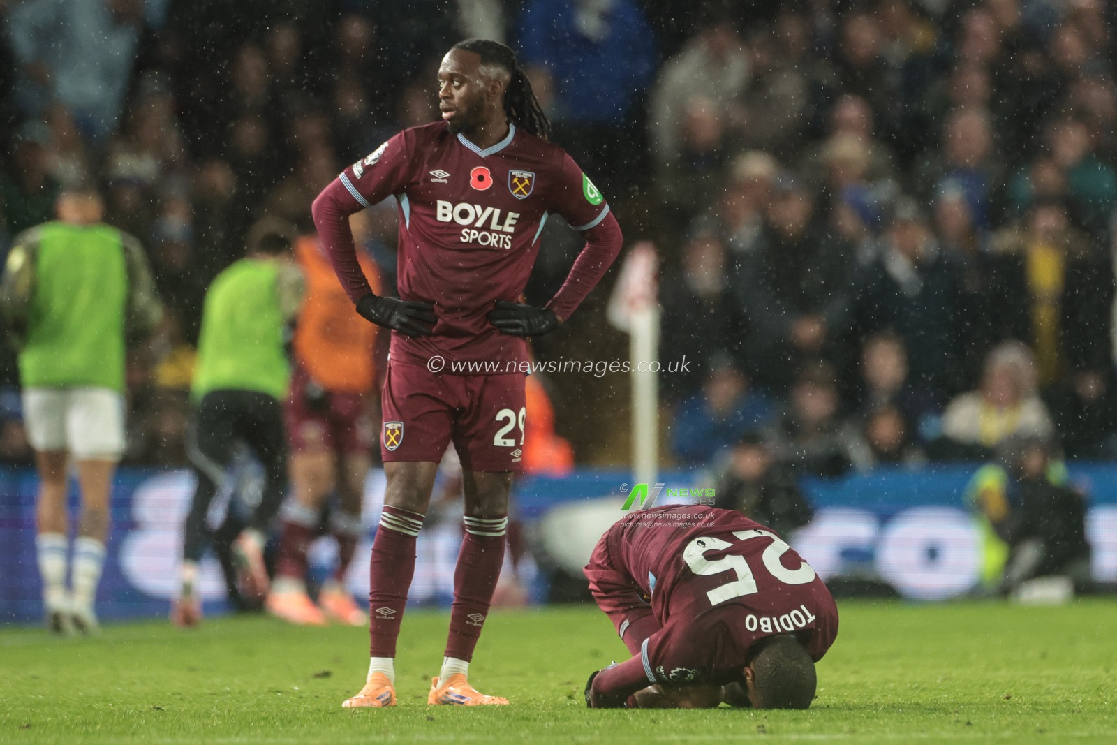 Jean-Clair Todibo of West Ham United and Dominic Calvert-Lewin of Leeds United battle for the ball during the Premier League match Leeds United vs West Ham United at Elland Road, Leeds, United Kingdom, 24th October 2025

(Photo by Mark Cosgrove/News Images)