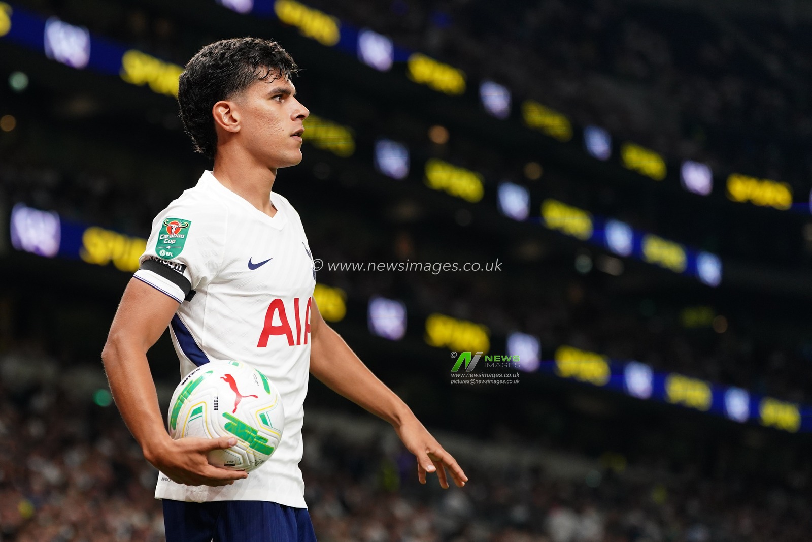 Mateus Fernandes of Tottenham Hotspur during the Carabao Cup round 2 match Tottenham Hotspur vs Charlton Athletic at Tottenham Hotspur Stadium, London, United Kingdom on 26 August 2026

(Photo by Harvey Murphy/News Images)