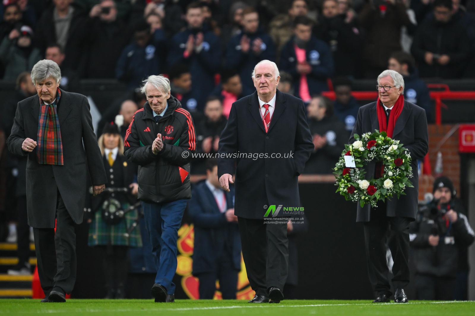 Sir Alex Ferguson lays a wreath in remembrance of the Late Dennis Law during the Premier League match Manchester United vs Brighton and Hove Albion at Old Trafford, Manchester, United Kingdom, 19th January 2025

(Photo by Craig Thomas/News Images)