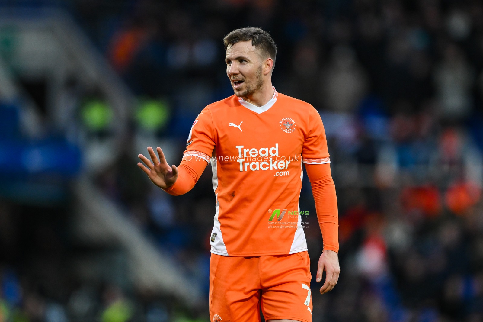 Lee Evans of Blackpool gives his team instructions during the Sky Bet League 1 match Birmingham City vs Blackpool at St. Andrew's @ Knighthead Park, Birmingham, United Kingdom, 29th December 2024

(Photo by Craig Thomas/News Images)