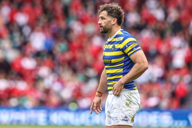 Toby King of Warrington Wolves gives team mates instructions during the Betfred Challenge Cup Semi-Finals match Warrington Wolves vs Hull KR at Eco-Power Stadium, Doncaster, United Kingdom on 10 May 2026

(Photo by Alfie Cosgrove/News Images)