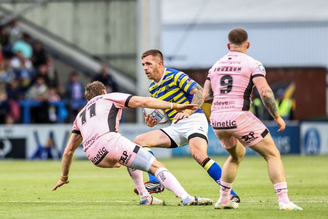 Marc Sneyd of Warrington Wolves breaks with the ball during the Betfred Super League round 13 match Warrington Wolves vs Hull FC at The Halliwell Jones Stadium, Warrington, United Kingdom on 05 June 2026

(Photo by Alfie Cosgrove/News Images)
