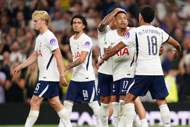 Tottenham players celebrate 4-0 lead during the Carabao Cup round 2 match Tottenham Hotspur vs Charlton Athletic at Tottenham Hotspur Stadium, London, United Kingdom on 26 August 2026

(Photo by Harvey Murphy/News Images)