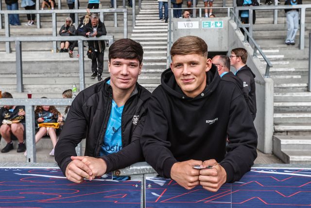 Hull FC fans arrive during the Betfred Super League round 23 match St Helens vs Hull FC at Totally Wicked Stadium, St Helens, United Kingdom, 22nd August 2025

(Photo by Alfie Cosgrove/News Images)