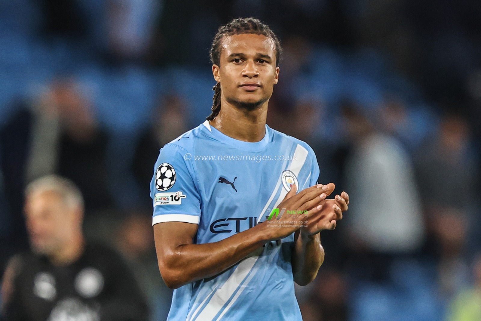 Nathan Ake of Manchester City applauds the fans after the game during the UEFA Champions League 2025/26 Phase MD1 Manchester City vs Napoli League at The City of Manchester Stadium, Manchester, United Kingdom, 18th September 2025

(Photo by Alfie Cosgrove/News Images)