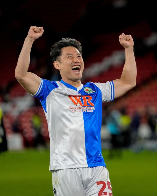 Ryoya Morishita of Blackburn Rovers applauds the fans after the final whistle  and celebrates his team win during the Sky Bet Championship match Sheffield United vs Blackburn Rovers at Bramall Lane, Sheffield, United Kingdom on 22 April 2026

(Photo by Maynard Manyowa/News Images)