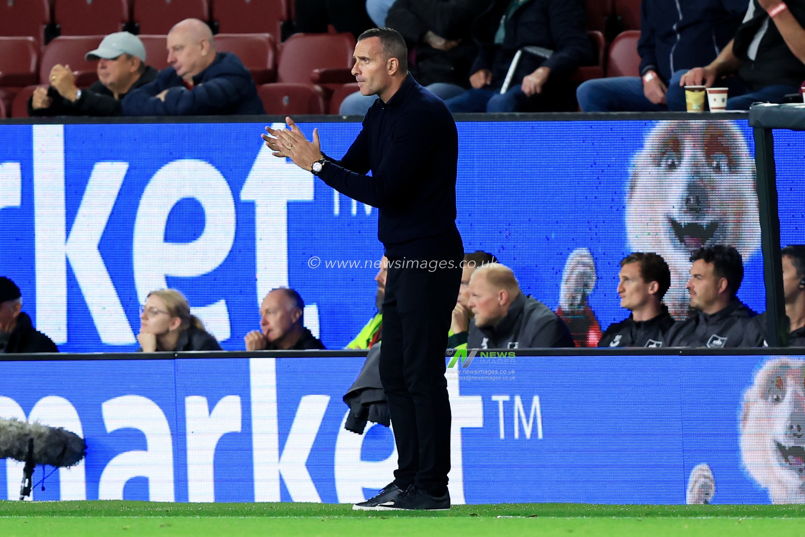 Nicky Hayen manager of Burnley during the Sky Bet Championship match Burnley vs Middlesbrough at Turf Moor, Burnley, United Kingdom on 02 September 2026

(Photo by Jorge Horsted/News Images)