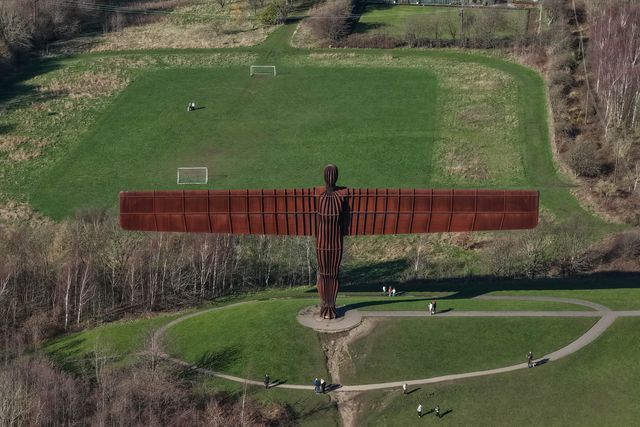 A sunny spring afternoon at The Angel of the North and the A1