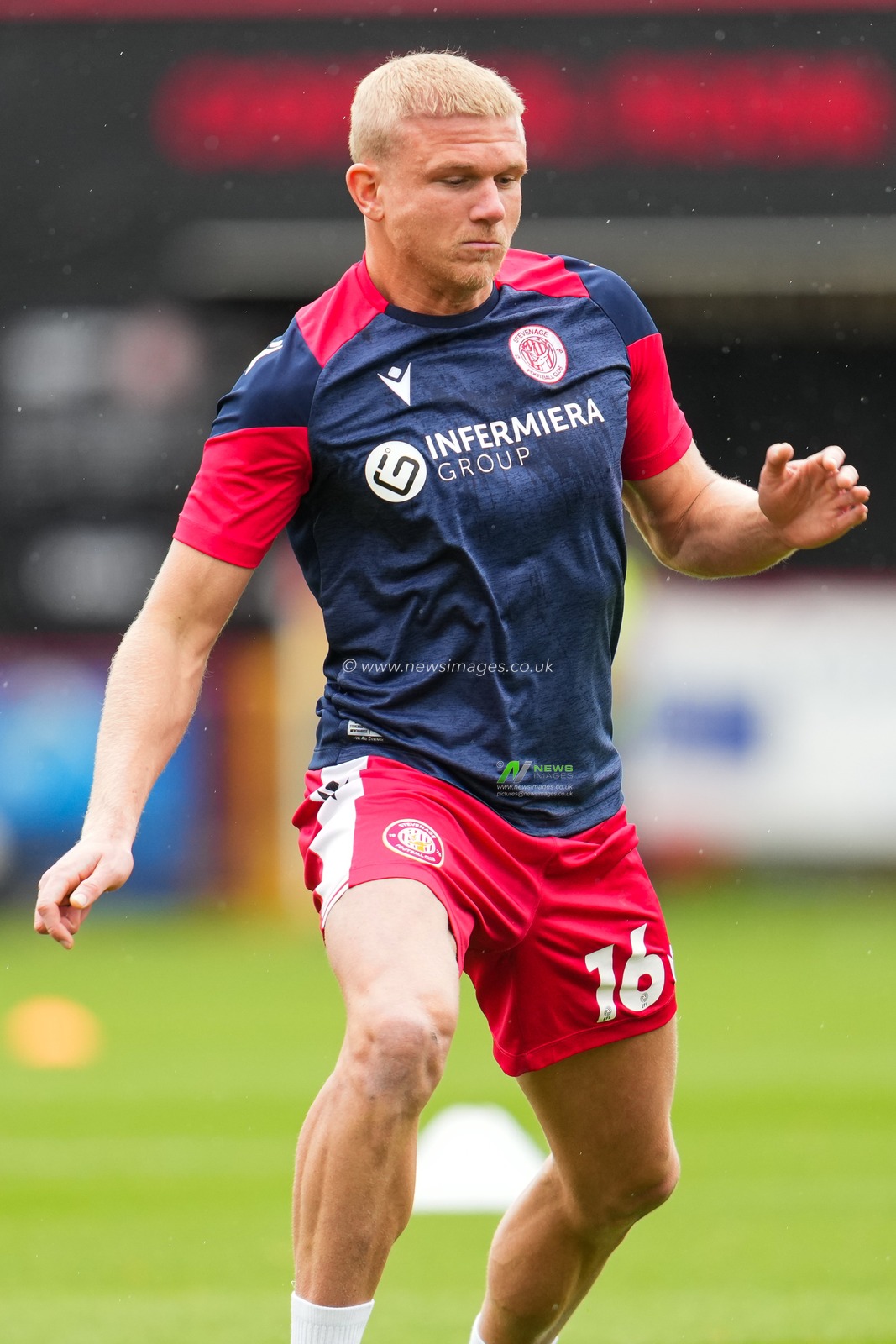 Lewis Freestone of Stevenage ahead of the Sky Bet League 1 match Stevenage vs Luton Town at Lamex Stadium, Stevenage, United Kingdom, 4th October 2025

(Photo by Harvey Murphy/News Images)