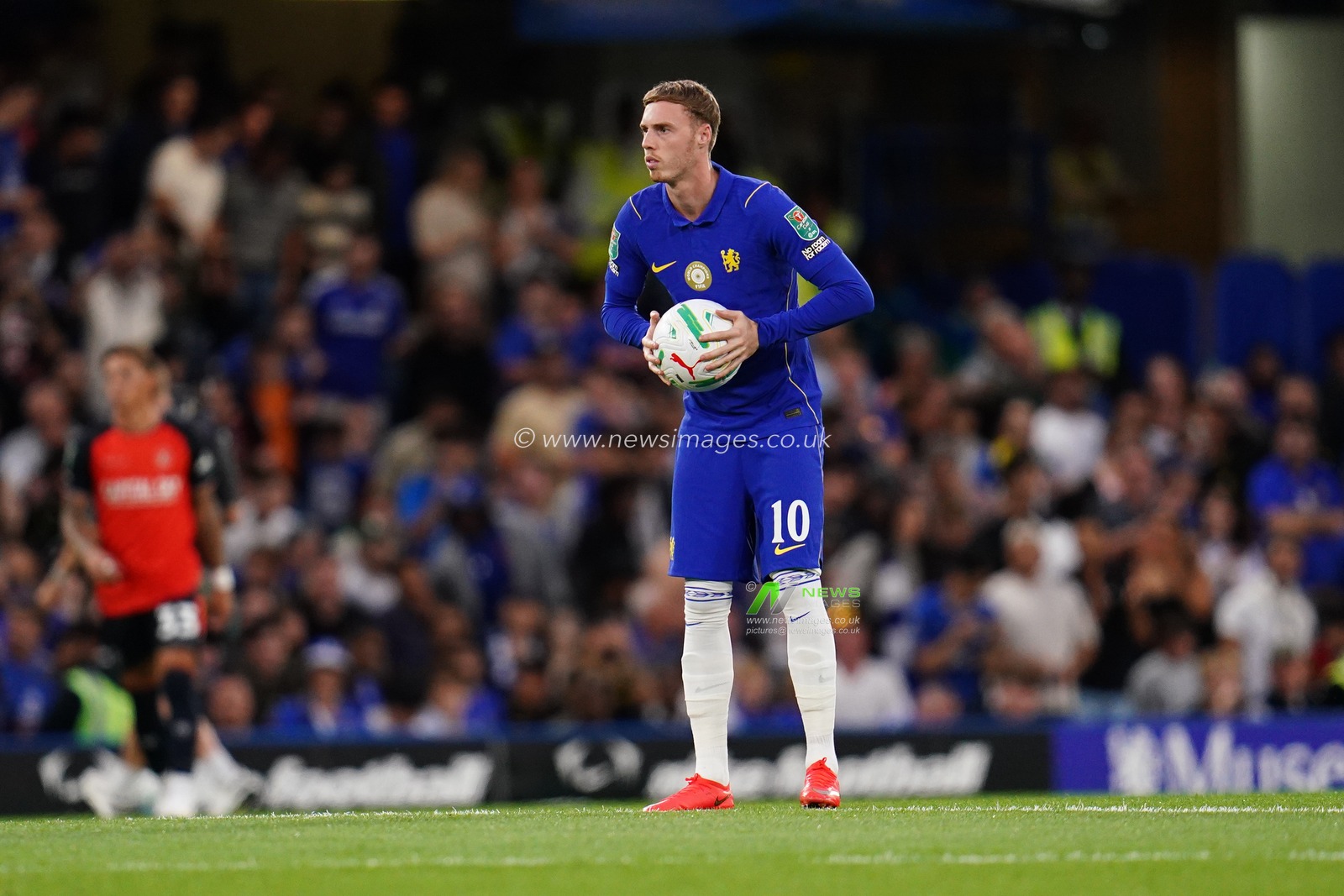 Cole Palmer of Chelsea before kick off during the Carabao Cup round 2 match Chelsea vs Luton Town at Stamford Bridge, London, United Kingdom on 27 August 2026

(Photo by Harvey Murphy/News Images)