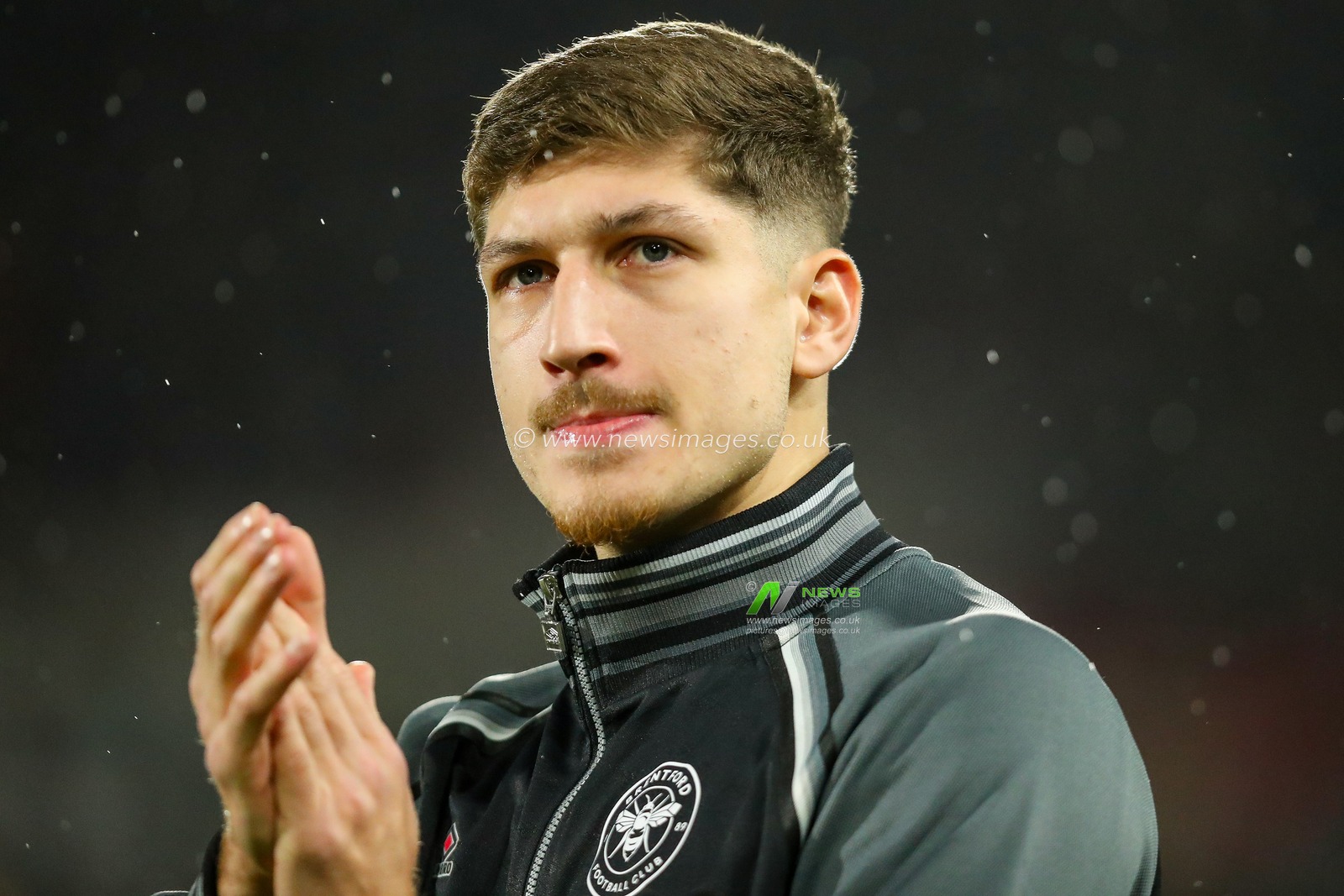 Vitaly Janelt of Brentford acknowledges the fans prior to the Premier League match Brentford vs Arsenal at The Gtech Community Stadium, London, United Kingdom, 1st January 2025

(Photo by Izzy Poles/News Images)